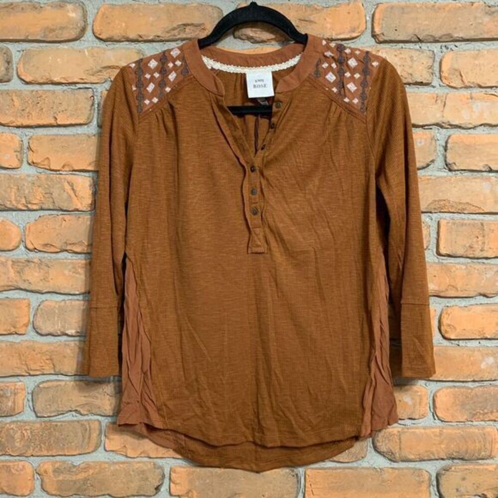 Knox Rose Womens XS Top Brown Ribbed Henley Embroidered Shoulder Detail Tee‎ NWT